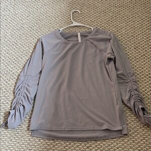 Fabletics Light Gray Ruched-Sleeve Long Sleeve Top